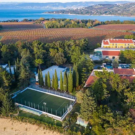 Depandansa Bor** Resort