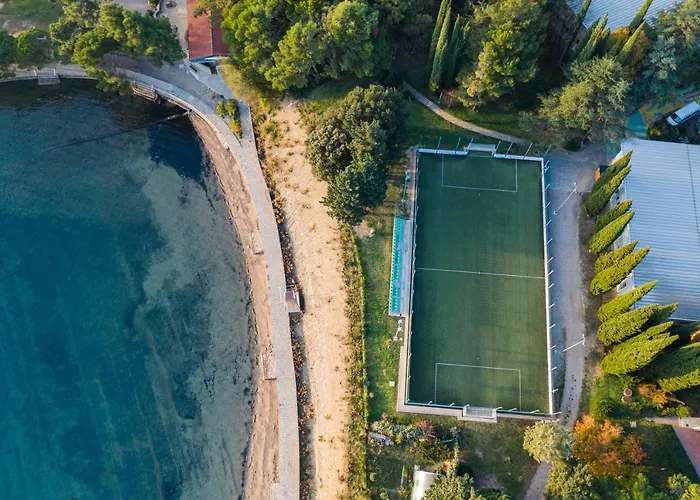 Depandansa Bor** אתר נופש אנקראן