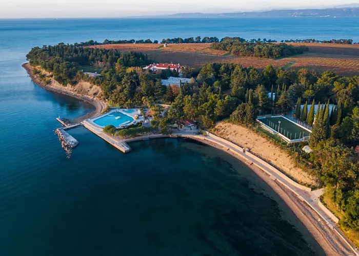 Depandansa Bor** Resort 2*